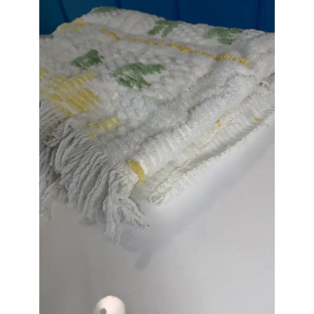 Vtg Chenile Bedspread Soft Yellow White Fringe Queen Full Double